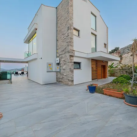 Premium In The Center Of Kalkan Villa